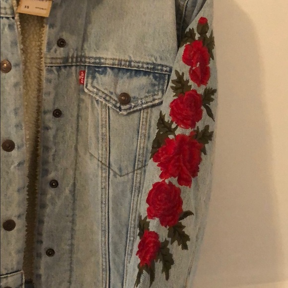 Levi’s rose denim jacket - Picture 4 of 9